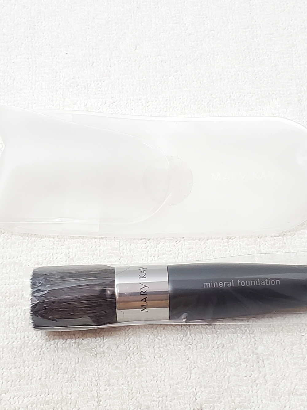 Mary Kay Mineral Foundation Brush - Black